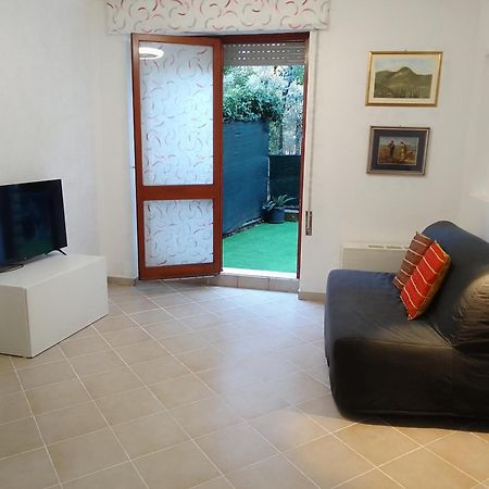 Appartamento Serena Gardone Riviera Exteriör bild